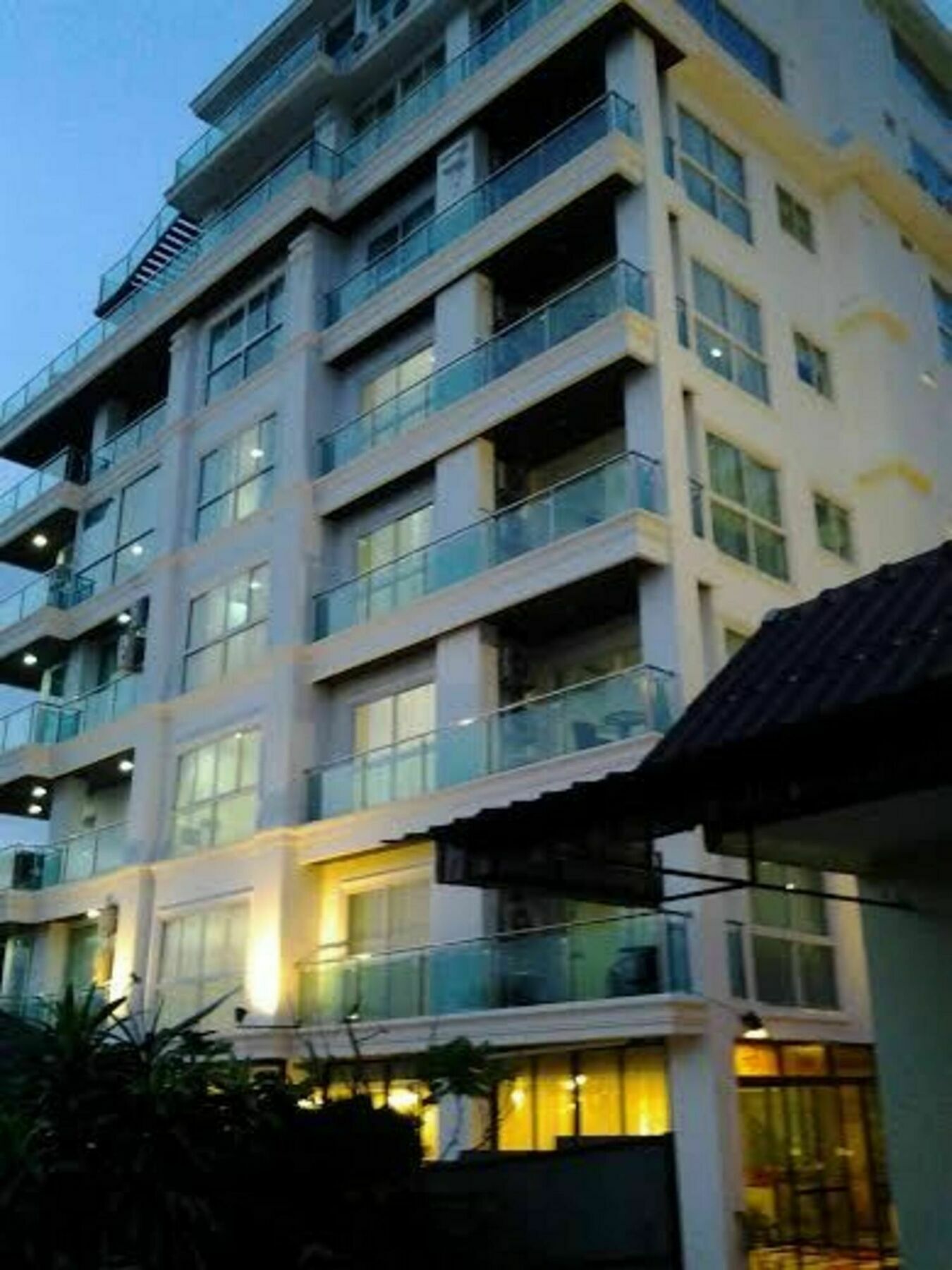 Goldstone Residency Patong , Phuket Lägenhet Exteriör bild